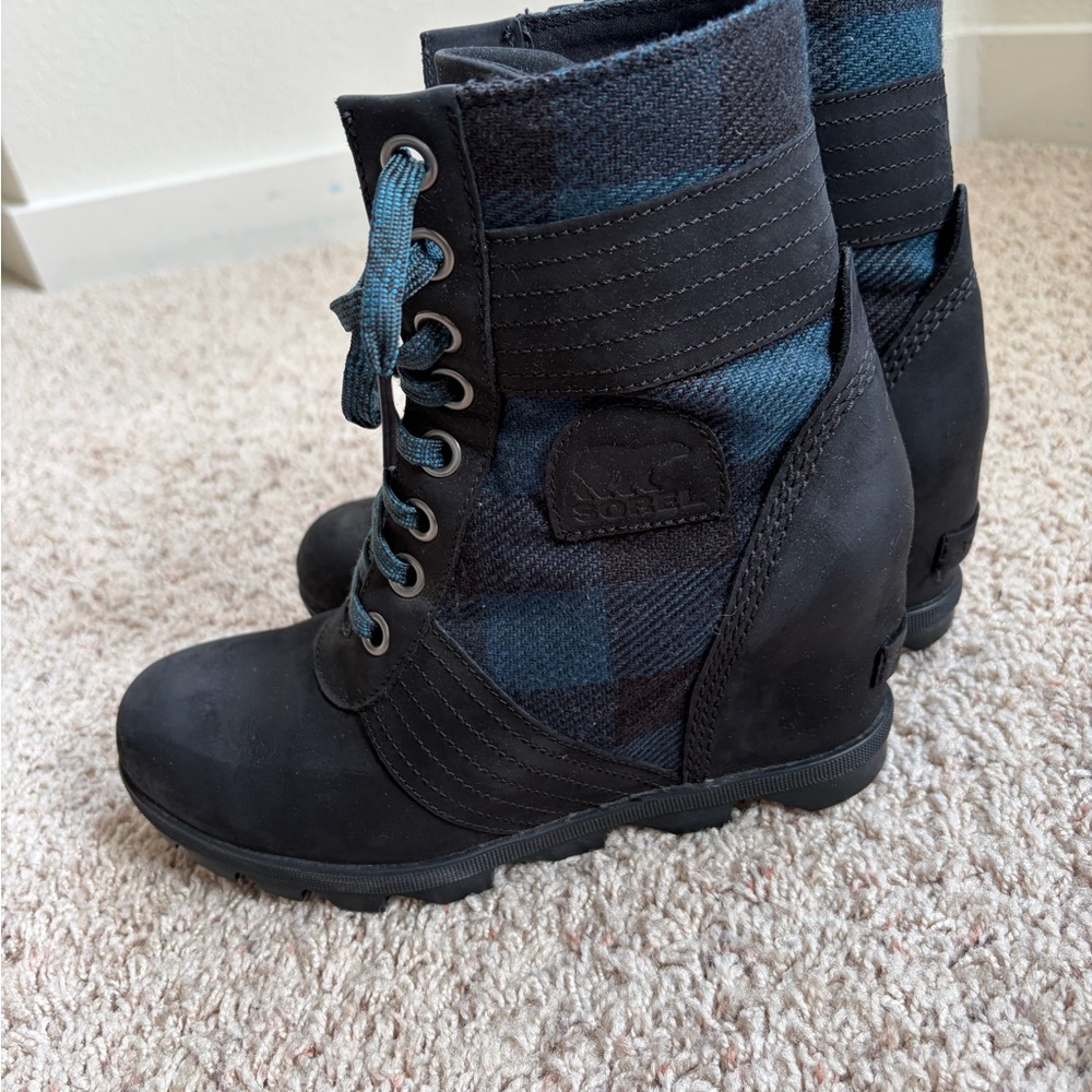 Sorel Women's Plaid Lexie Wedge Lace Up Boots